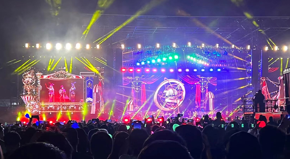 bwin必赢LED冰屏和荧光棒系列产品“嗨爆”周杰伦悉尼演唱会！