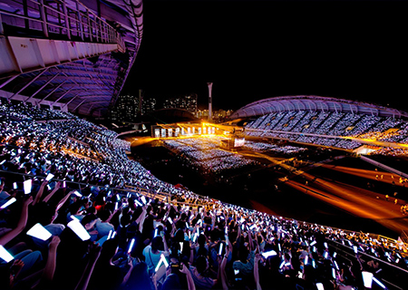 bwin必赢LED透明屏助力张韶涵泉州演唱会震撼开唱